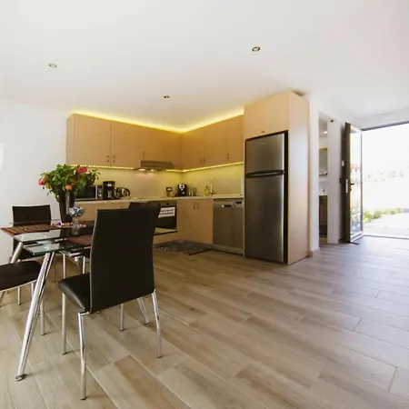 Semi-detached House With Private Pool Case de vacanță Lardos