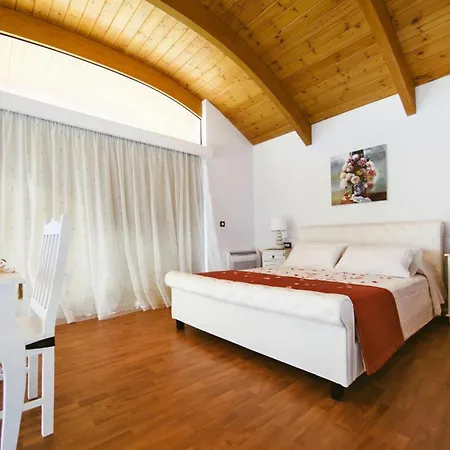 Semi-detached House With Private Pool Casa de Férias