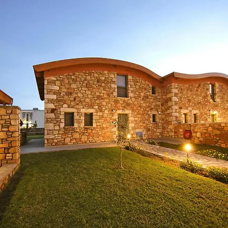 Semi-detached House With Private Pool