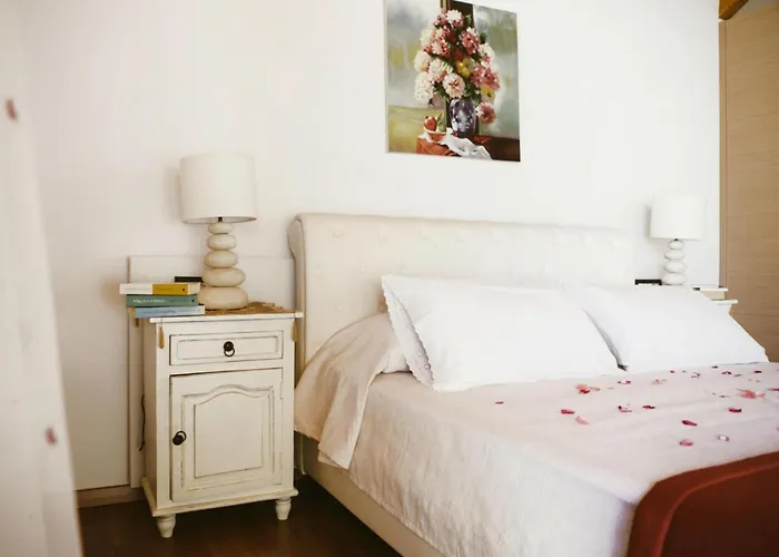 Semi-detached House With Private Pool 펜션 라도스